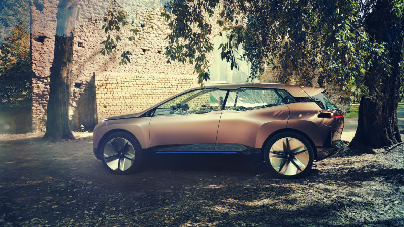 Illustration for article titled The BMW Vision iNext Concept Is a Whole Lot to Look At